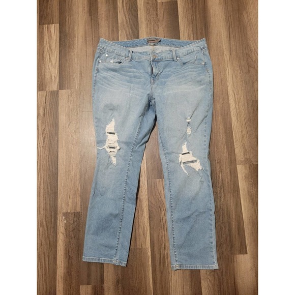 torrid Denim - Torrid distressed boyfriend straight skinny crop jeans Size 18 R